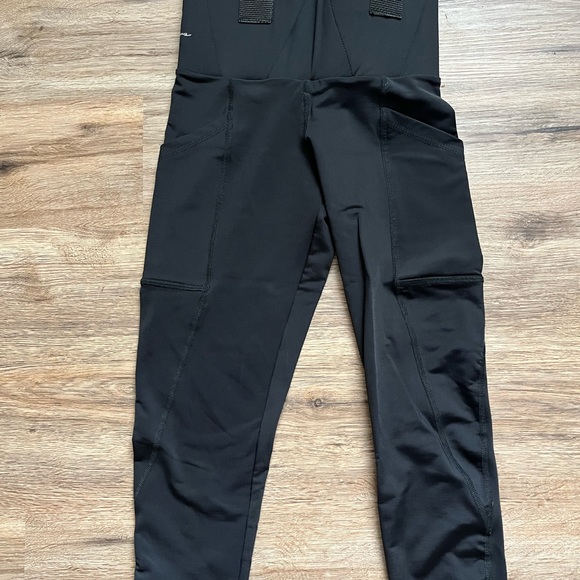 Dene Adams capri carry leggings size small. Like new from smoke free home. - Picture 3 of 4